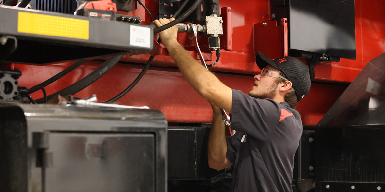 Heartland Ag Mechanic Working Heartland Ag Mechanic Working