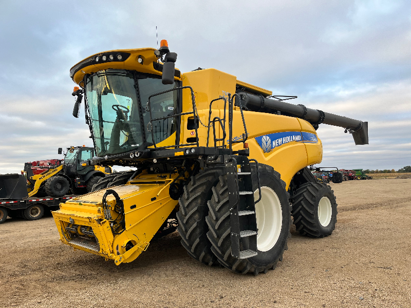 2019 New Holland CR1090 Combine 3322905-1