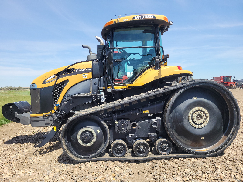 2014 CHALLENGER MT765D 4WD TRACTOR E00665737
